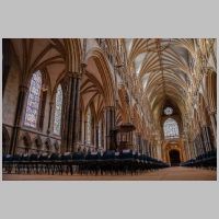 Lincoln Cathedral, photo by Gary Ullah on Wikipedia,3.jpg